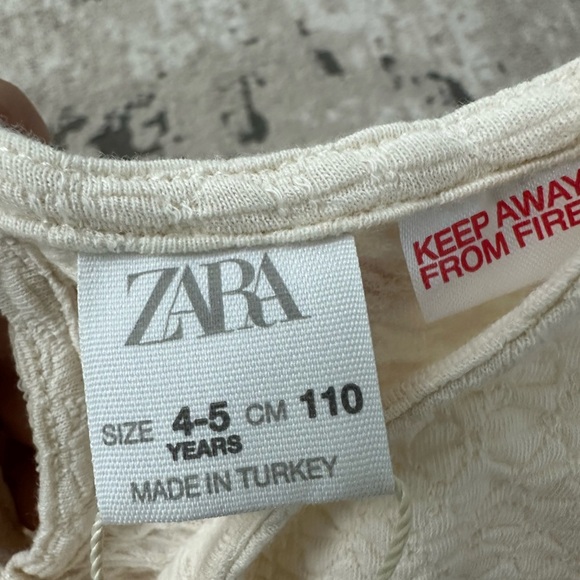 Girls Zara Cream Long Sleeve Blouse Size 4-5 NWT - Picture 3 of 3